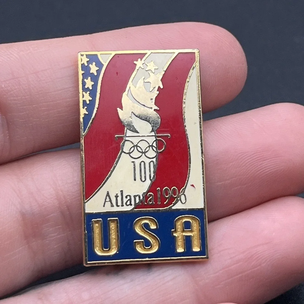 1996 Atlanta Olympic Games Team USA American Flag Background Lapel‎ Hat Pin